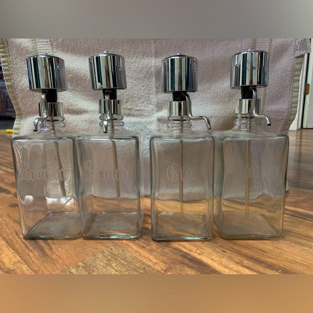 VINTAGE LIQUOR PUSH TOP DISPENSERS IN GREAT SHAPE! 4 PEICE SET!